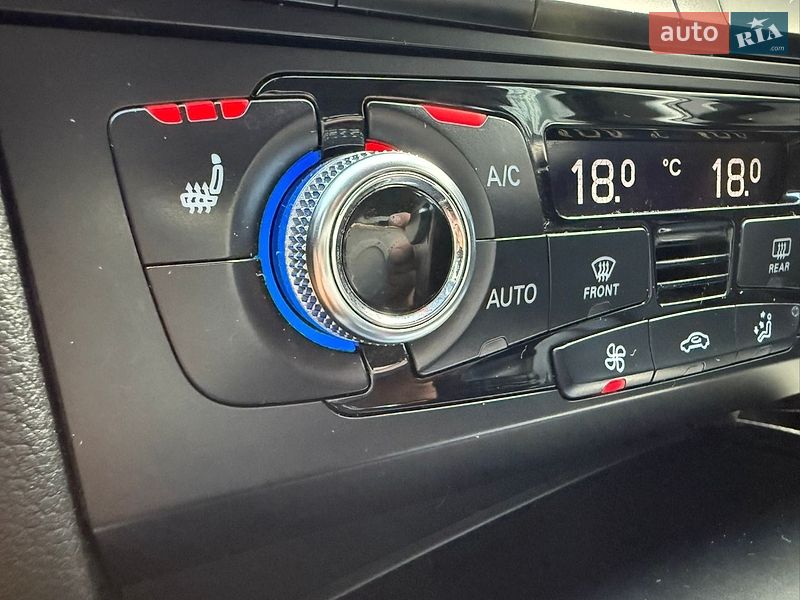 Седан Audi A4 2015 в Львове