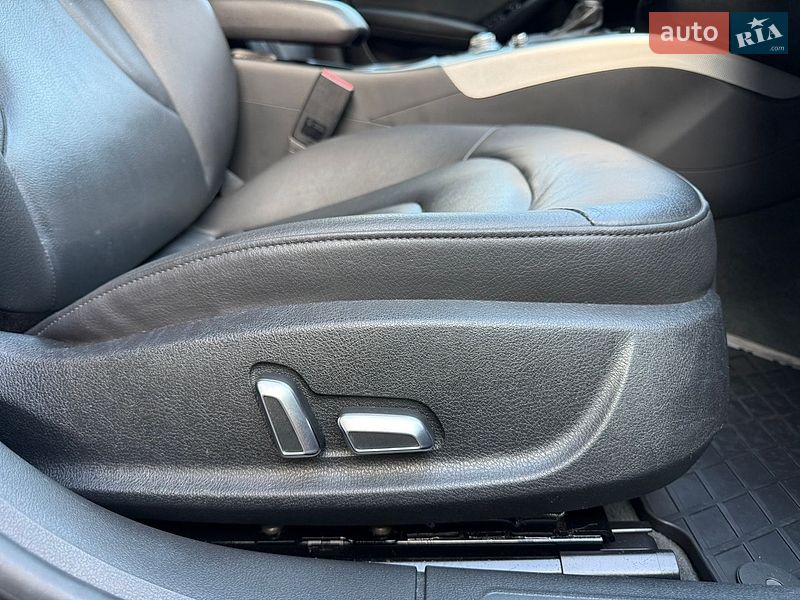 Седан Audi A4 2015 в Львове