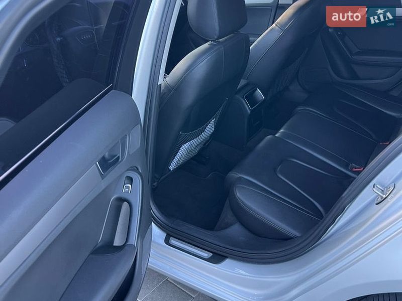 Седан Audi A4 2012 в Сумах