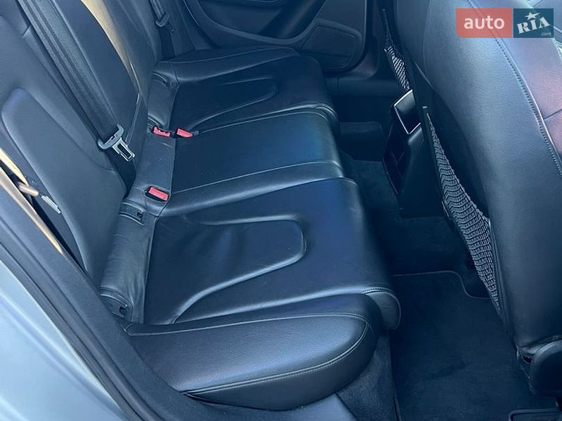 Седан Audi A4 2012 в Сумах