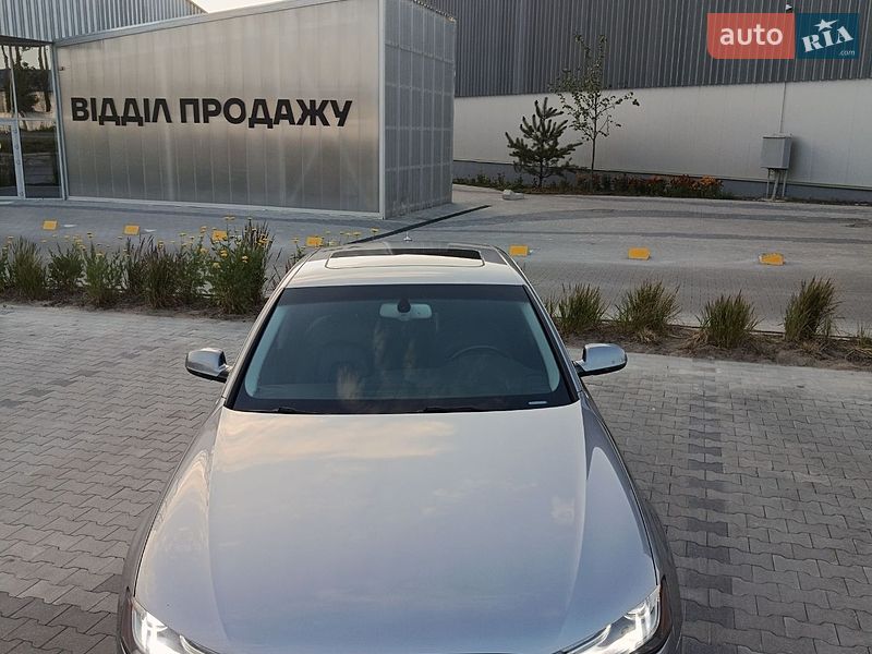 Седан Audi A4 2015 в Львове