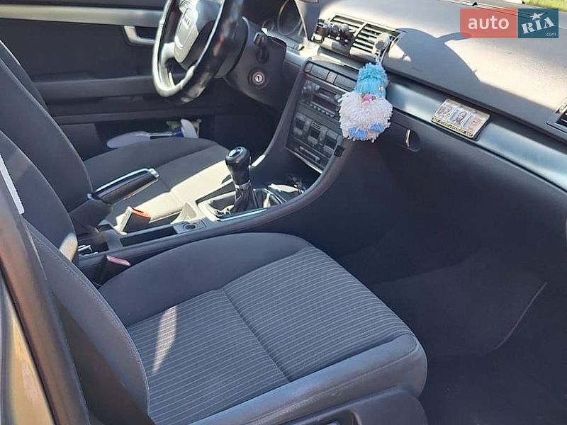 Седан Audi A4 2005 в Городниці