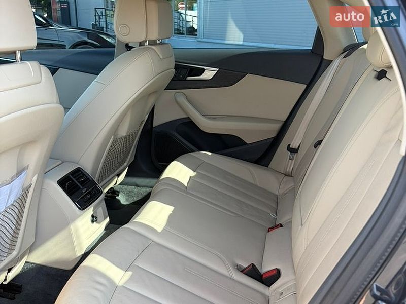 Седан Audi A4 2018 в Києві