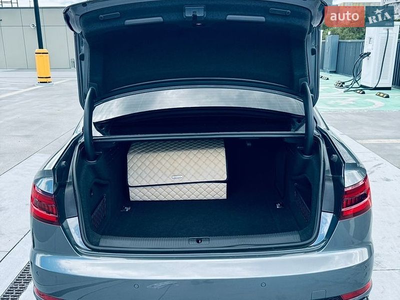 Седан Audi A4 2019 в Києві