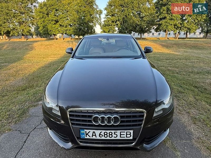 Седан Audi A4 2008 в Ромнах