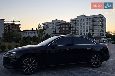 Седан Audi A4 2021 в Мукачевому