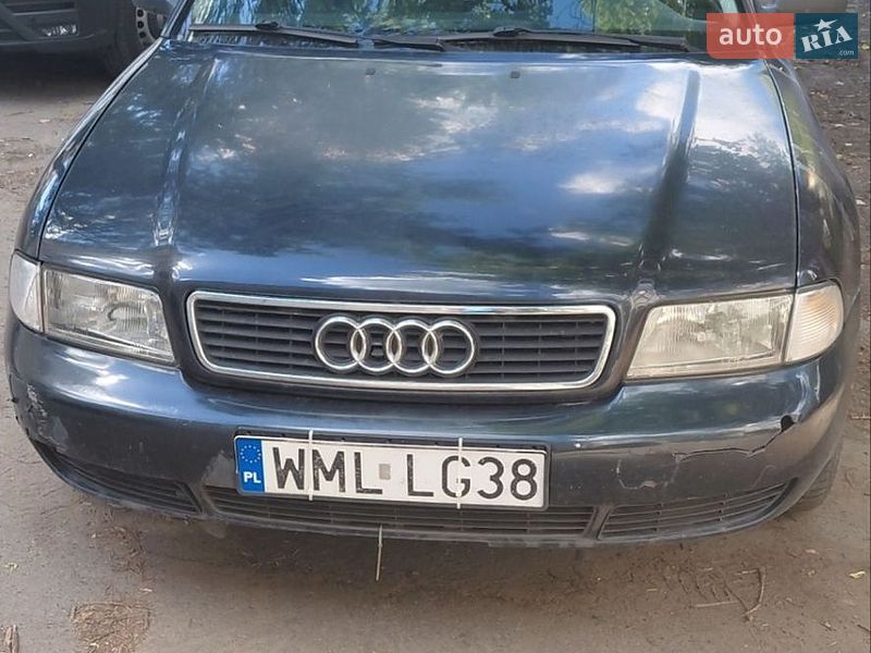 Седан Audi A4 1995 в Києві