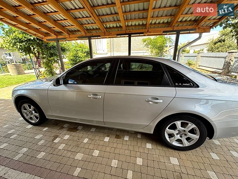 Седан Audi A4 2013 в Миколаєві