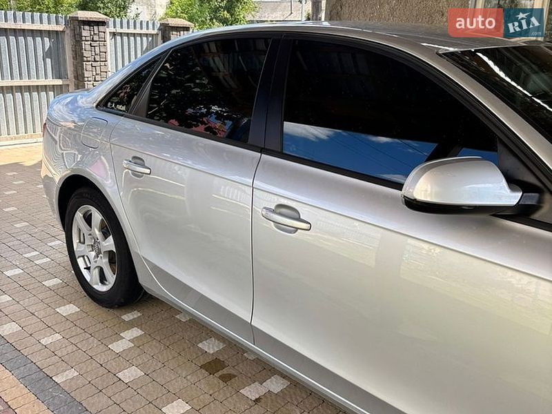 Седан Audi A4 2013 в Миколаєві