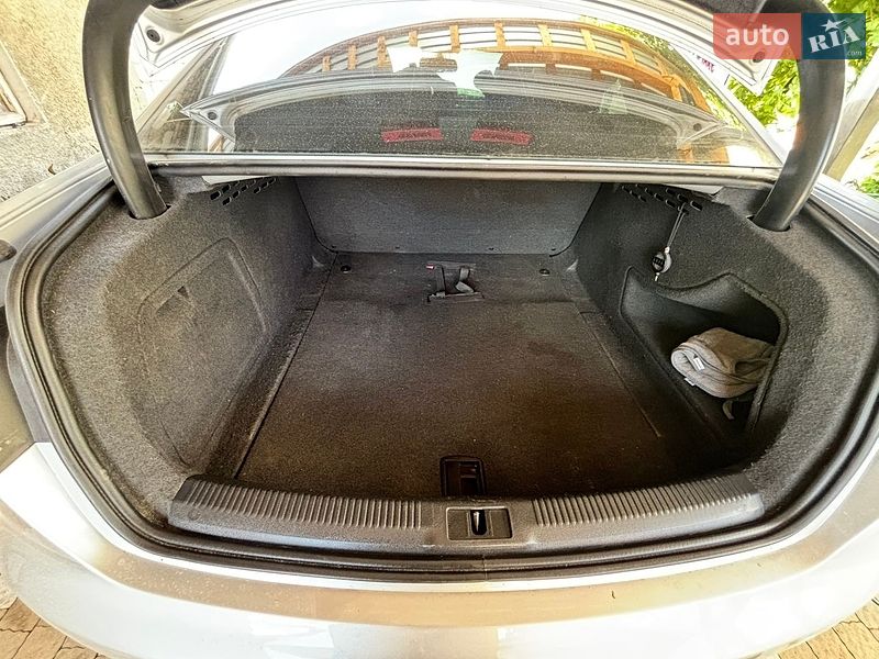 Седан Audi A4 2013 в Миколаєві