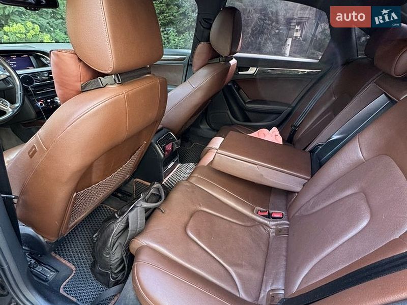 Седан Audi A4 2012 в Києві