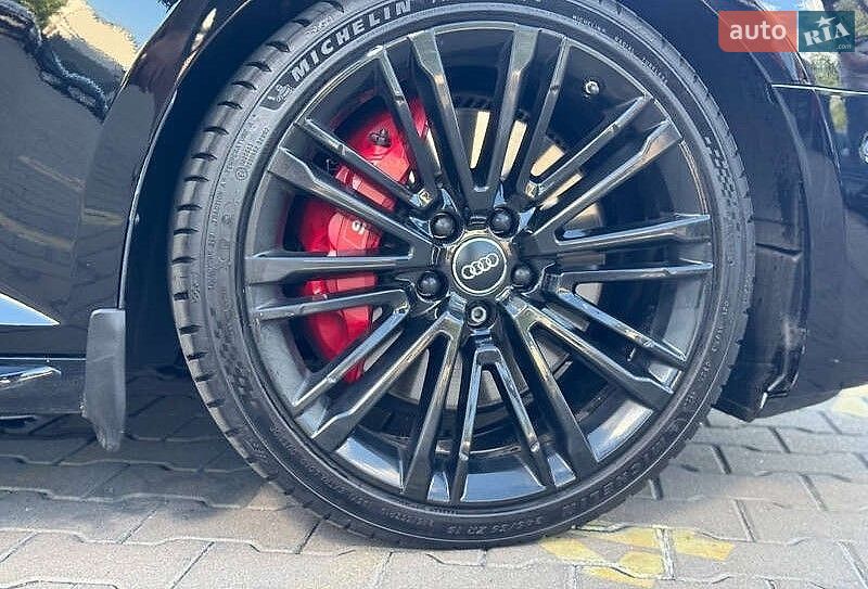 Седан Audi A4 2018 в Ивано-Франковске