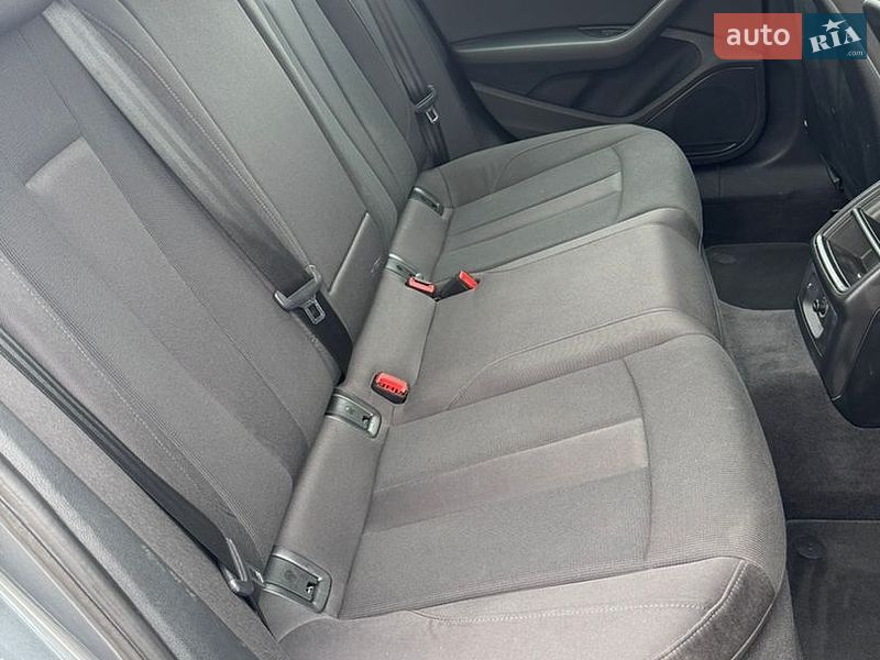 Универсал Audi A4 2018 в Гребенках