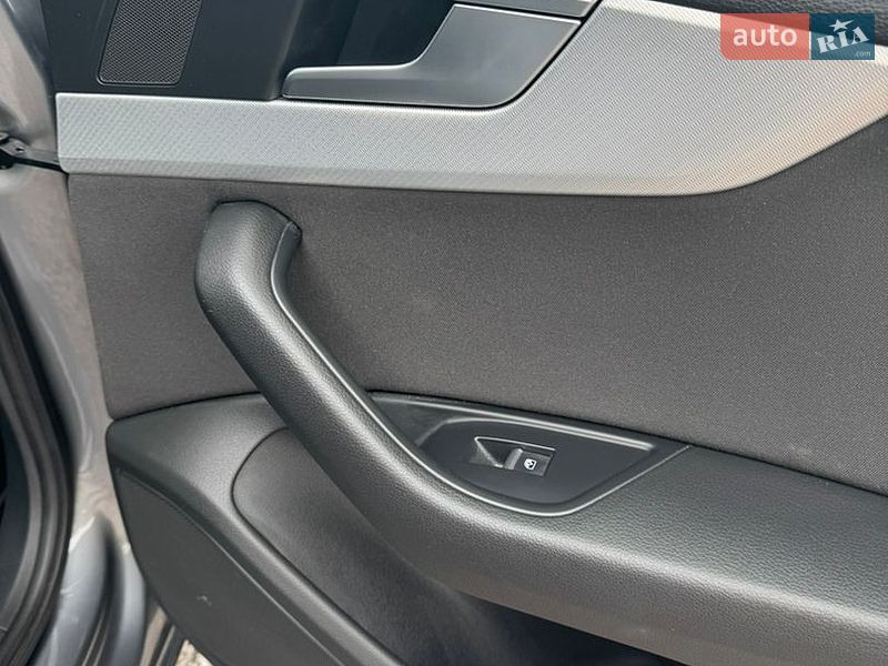 Универсал Audi A4 2018 в Гребенках