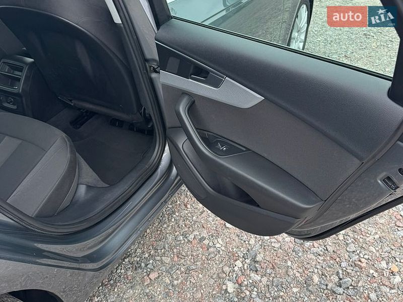 Универсал Audi A4 2018 в Гребенках