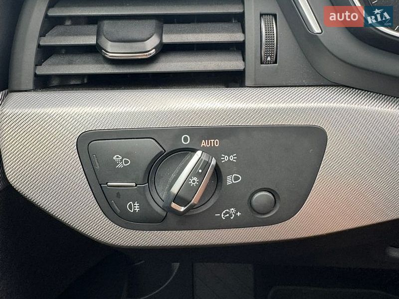 Универсал Audi A4 2018 в Гребенках