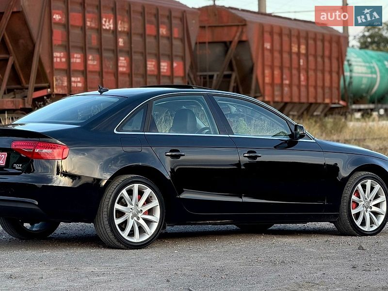 Седан Audi A4 2012 в Тернополе