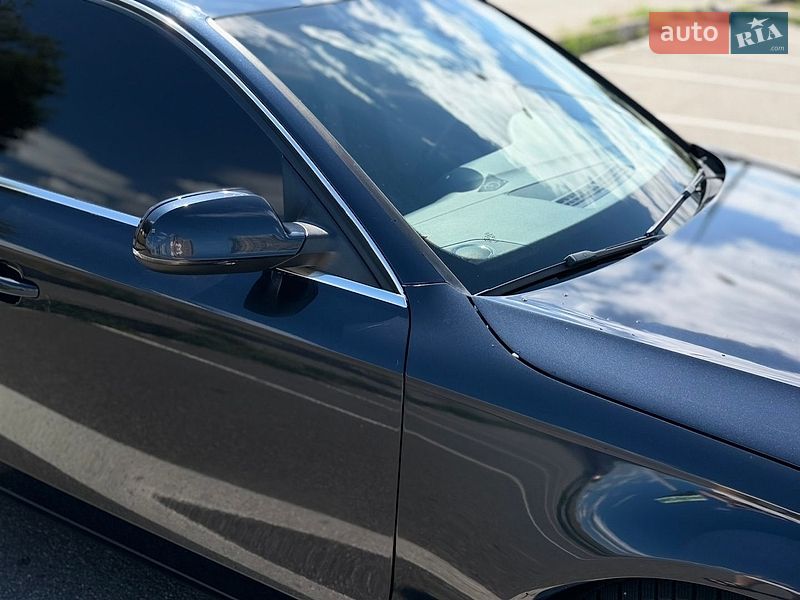 Седан Audi A4 2012 в Києві