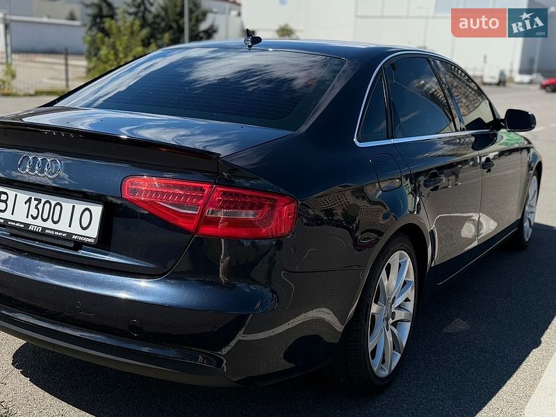 Седан Audi A4 2012 в Києві