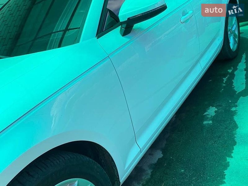 Седан Audi A4 2016 в Полтаве