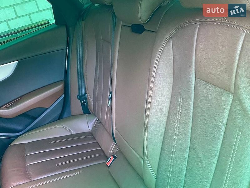 Седан Audi A4 2016 в Полтаве