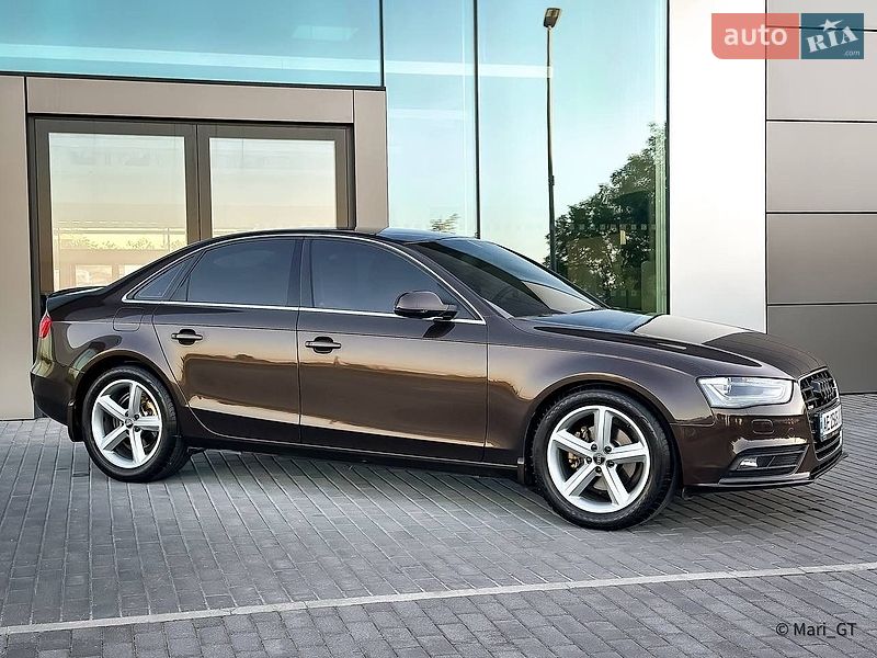 Седан Audi A4 2013 в Днепре