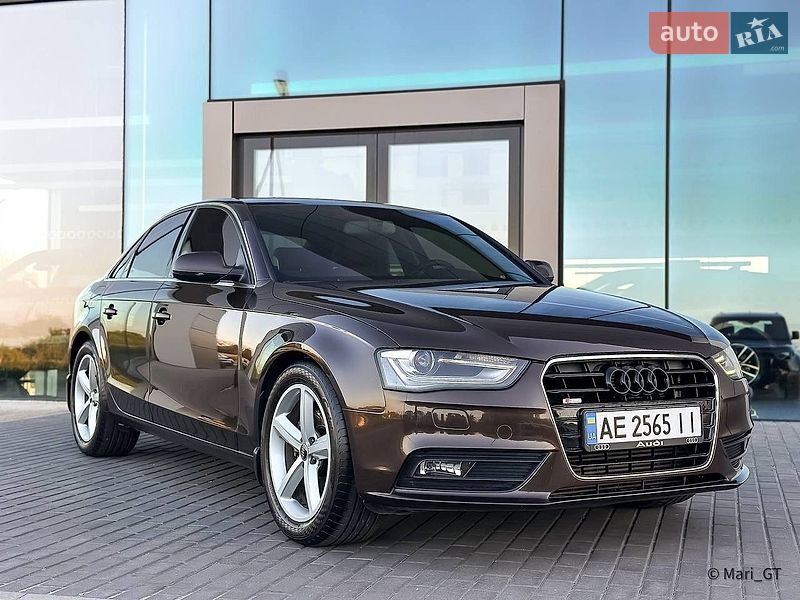 Седан Audi A4 2013 в Днепре