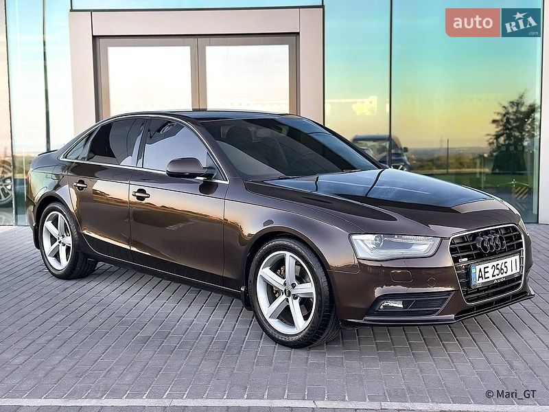 Седан Audi A4 2013 в Днепре