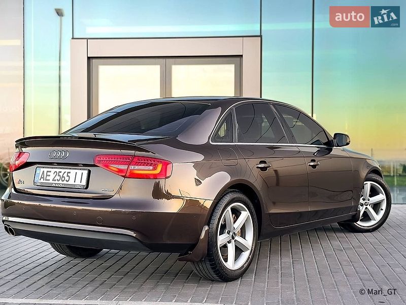 Седан Audi A4 2013 в Днепре