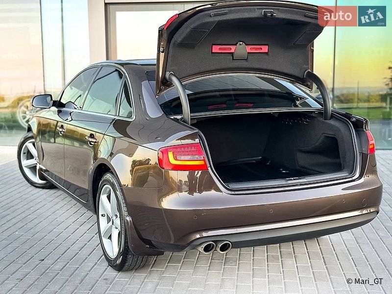 Седан Audi A4 2013 в Днепре