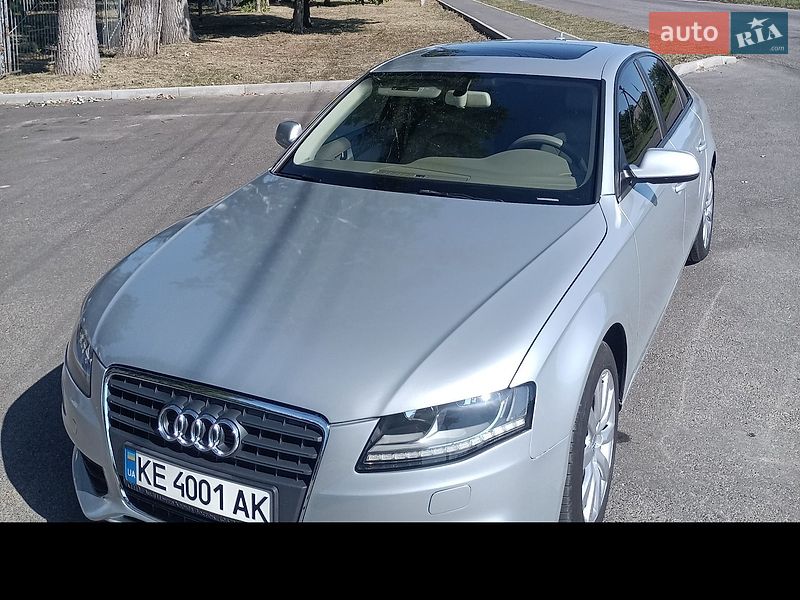 Седан Audi A4 2012 в Новій Водолагі