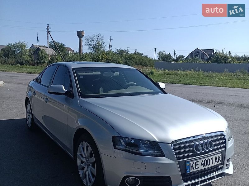 Седан Audi A4 2012 в Новій Водолагі
