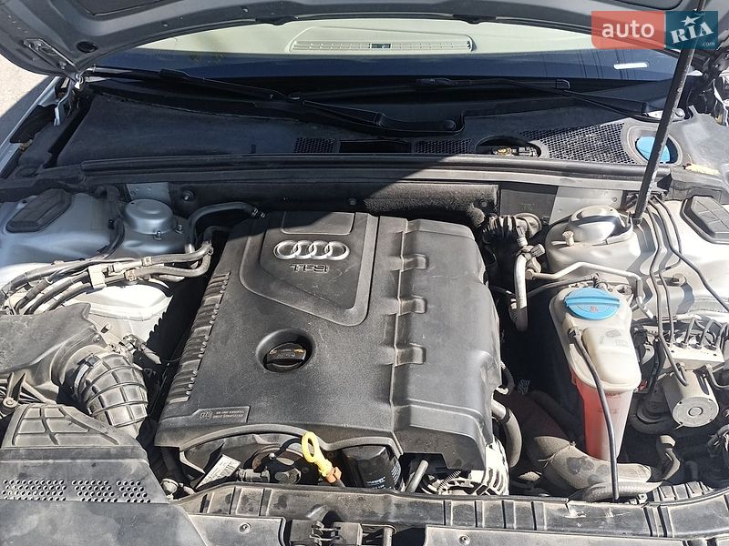 Седан Audi A4 2012 в Новій Водолагі