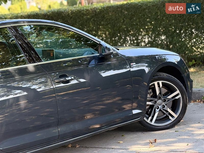 Седан Audi A4 2017 в Стрые