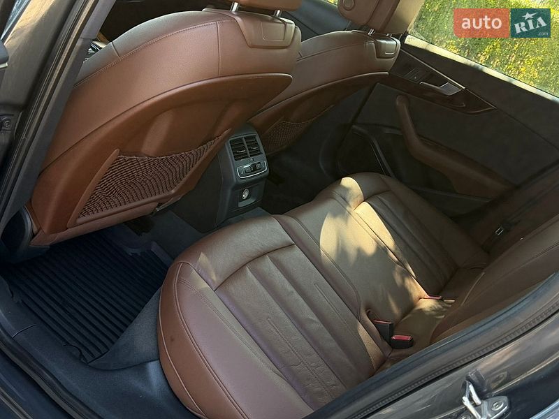 Седан Audi A4 2017 в Стрые