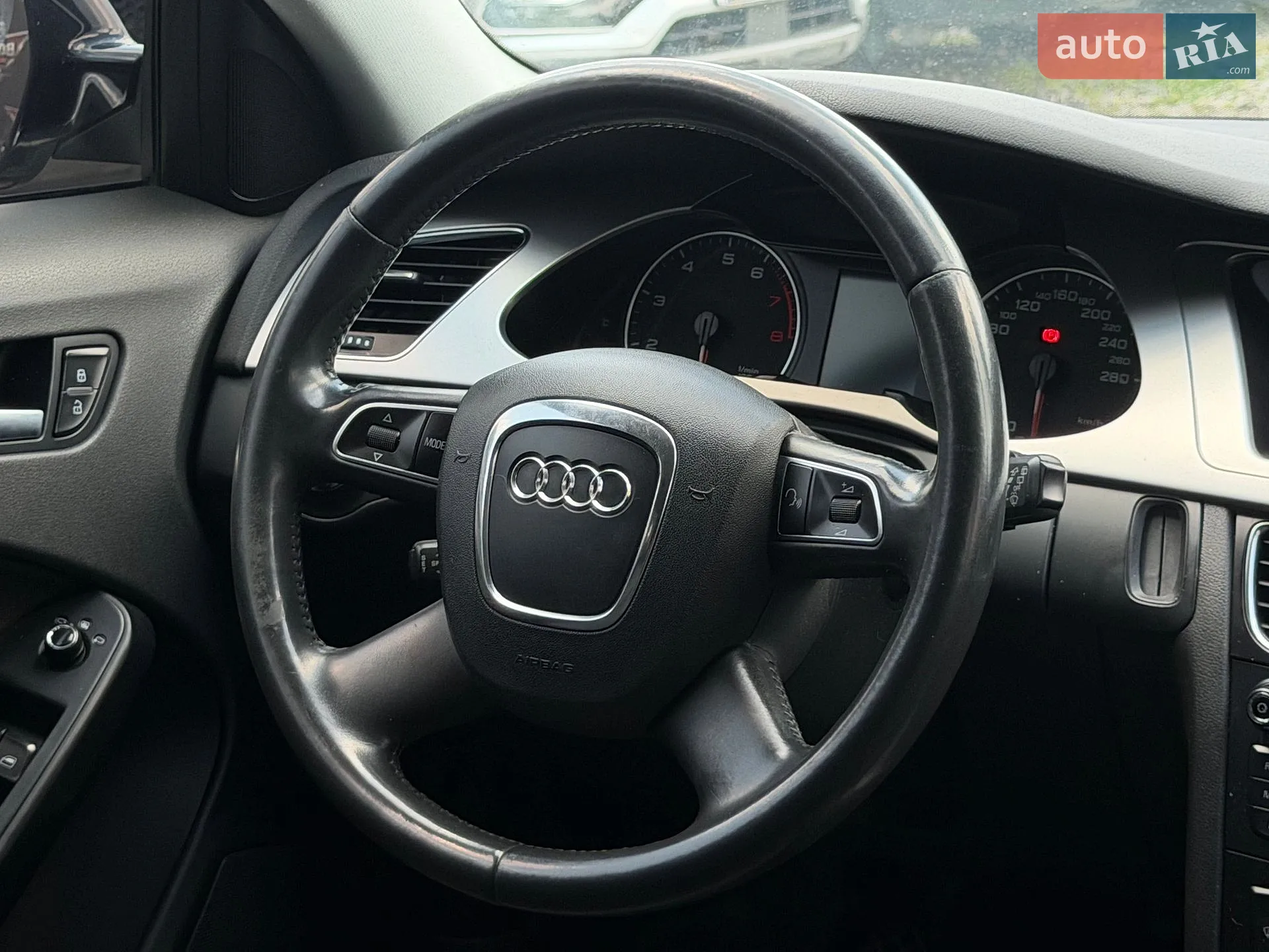 2010 Audi A4 - мініатюра 32
