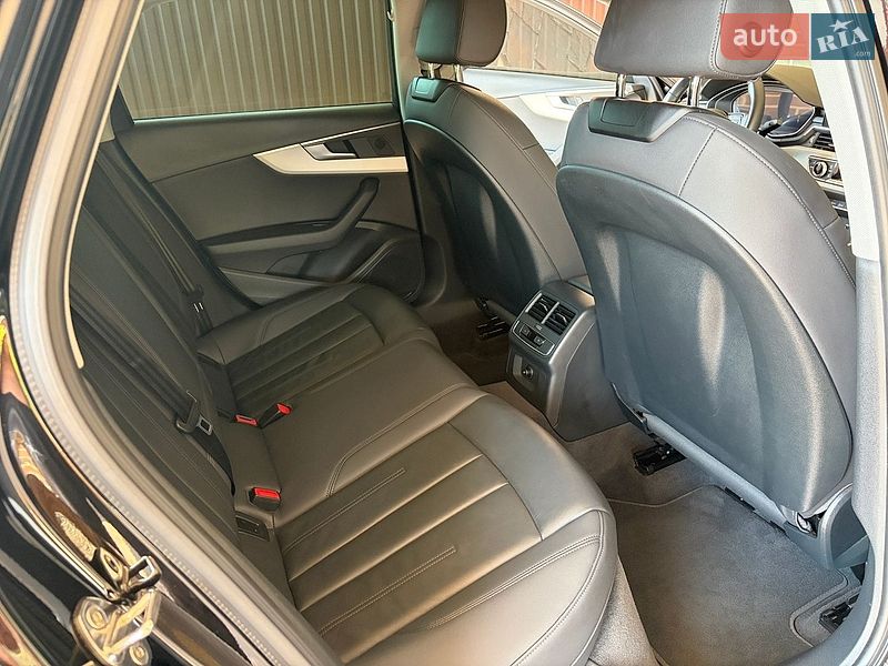 Седан Audi A4 2022 в Борисполі