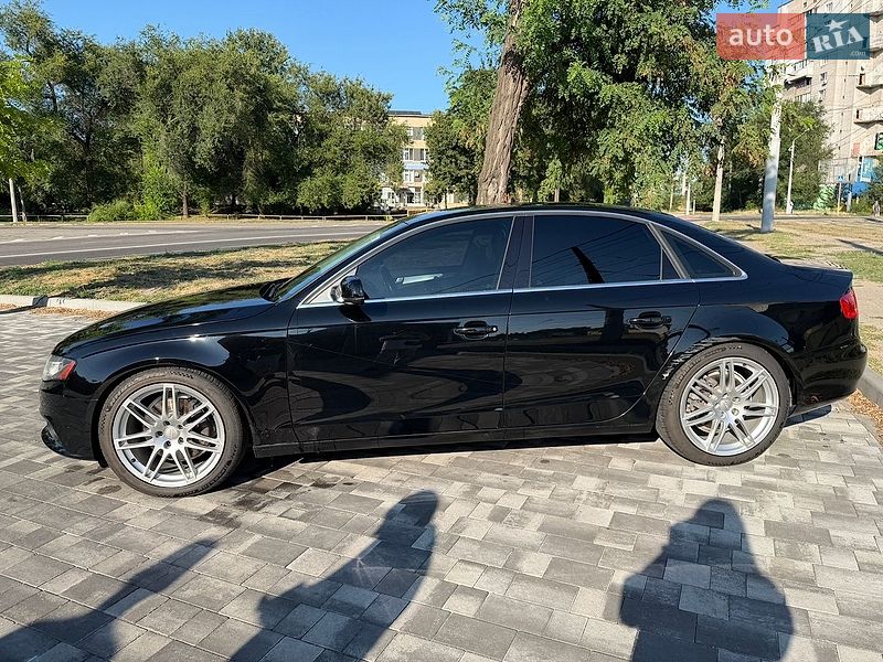 Седан Audi A4 2011 в Запоріжжі