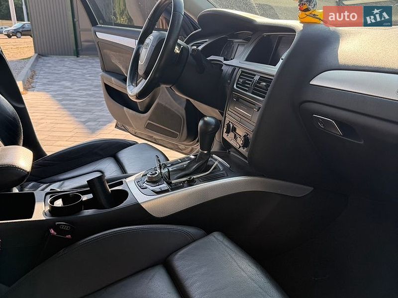 Седан Audi A4 2011 в Запоріжжі