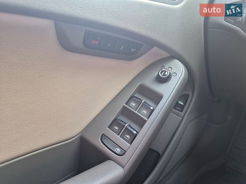 Седан Audi A4 2012 в Києві
