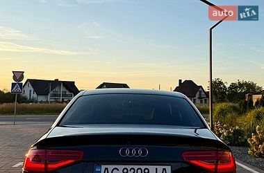 Седан Audi A4 2013 в Луцьку