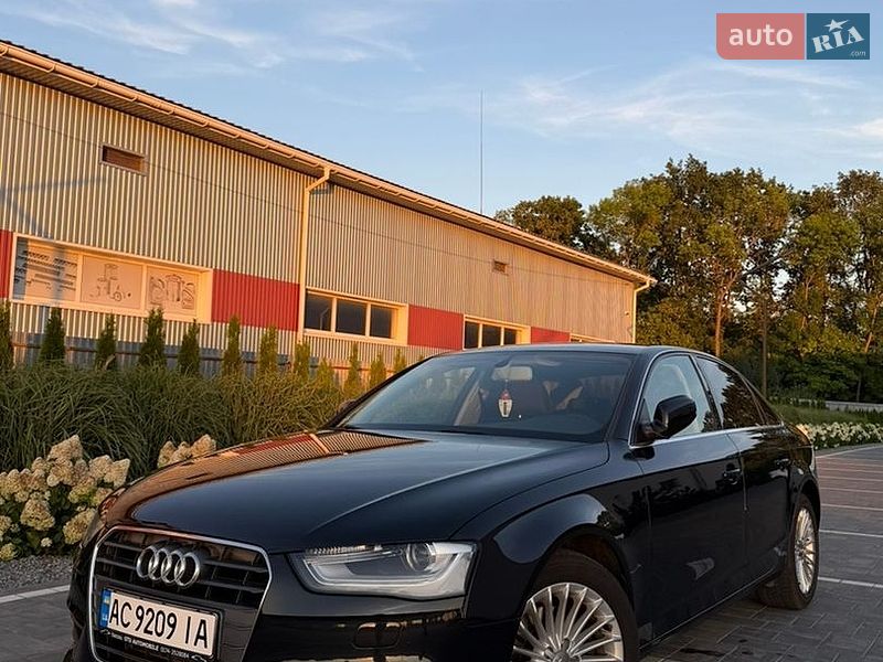 Седан Audi A4 2013 в Луцьку