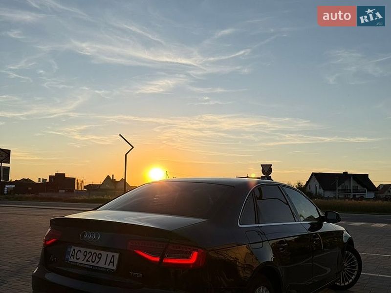 Седан Audi A4 2013 в Луцьку