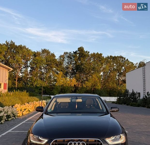 Седан Audi A4 2013 в Луцьку