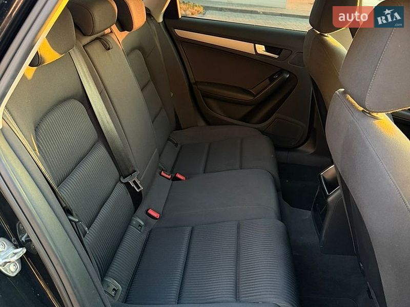 Седан Audi A4 2013 в Луцьку