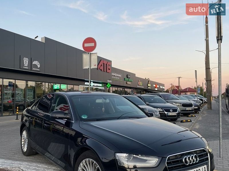 Седан Audi A4 2013 в Луцьку