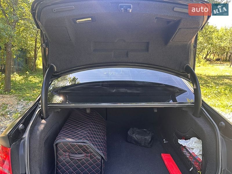 Седан Audi A4 2009 в Чернівцях