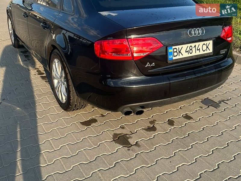 Седан Audi A4 2010 в Луцке
