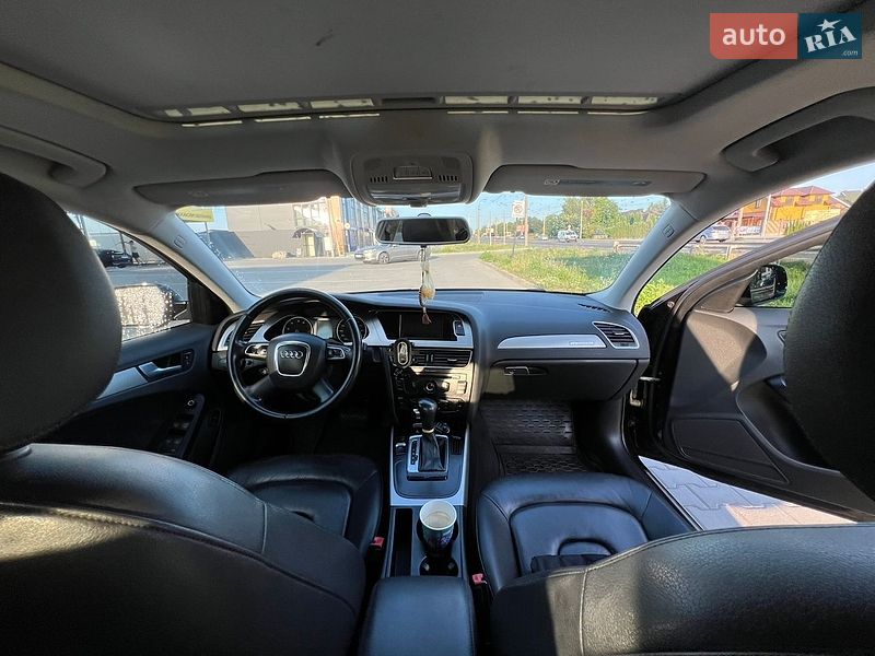 Седан Audi A4 2010 в Луцке