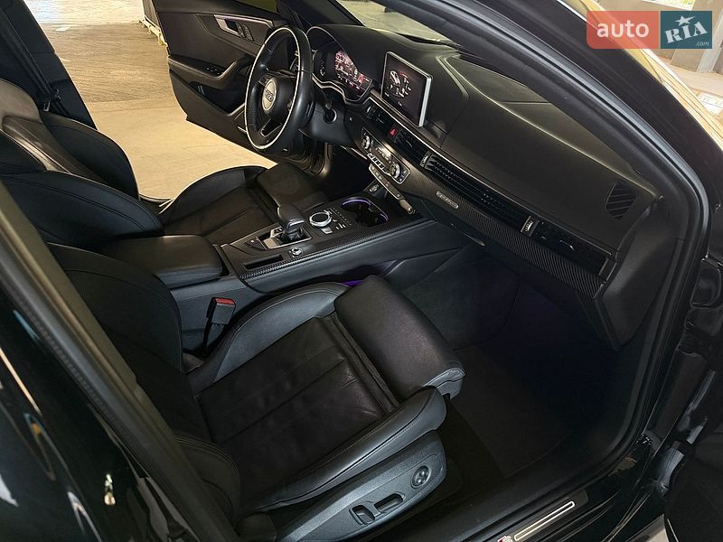 Седан Audi A4 2017 в Києві